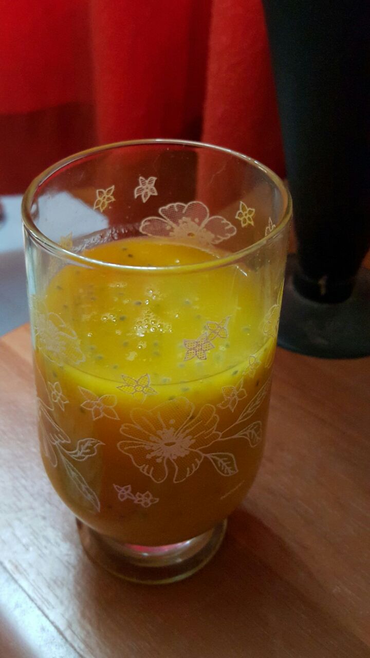 Mango juice with Basil seeds withfor weight loss